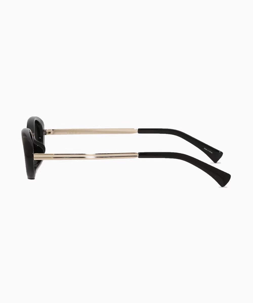 №16 Liora black